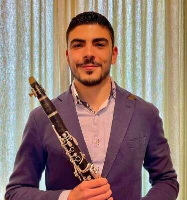 Luis Gregov1